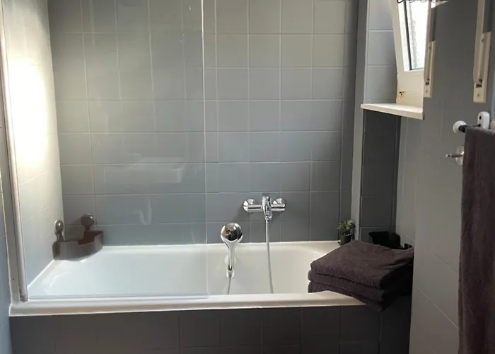 Leif Odenwald Apartman *